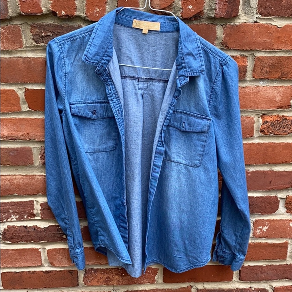 Women’s button up